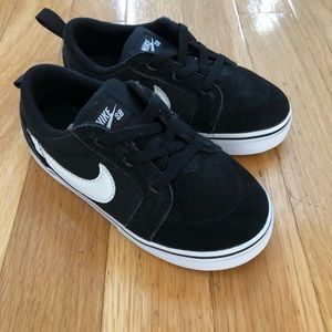 Nike SB check toddler sneakers. NEVER WORN!
